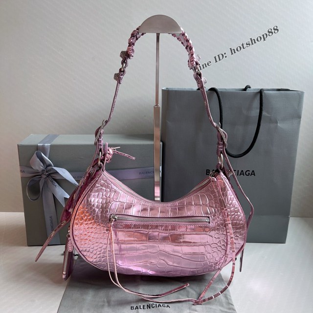 Balenciaga專櫃爆款肩背包 巴黎世家珠光粉鱷魚紋鑽石五金blingbling Le Cagole月牙包 fyj1590